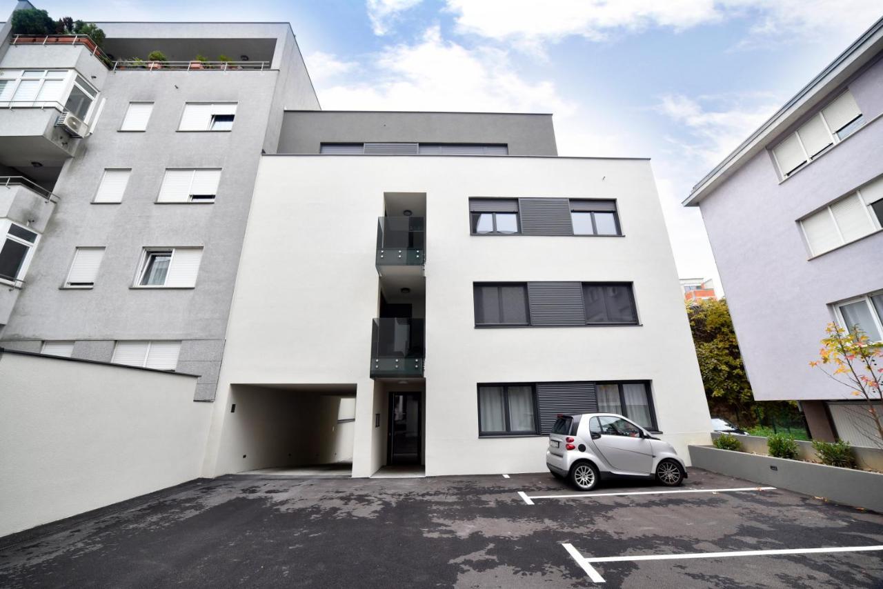 Ophelia Apartment With Parking Zagreb Eksteriør bilde