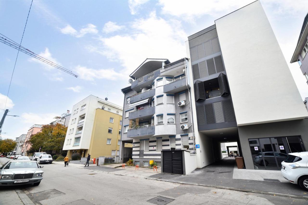Ophelia Apartment With Parking Zagreb Eksteriør bilde